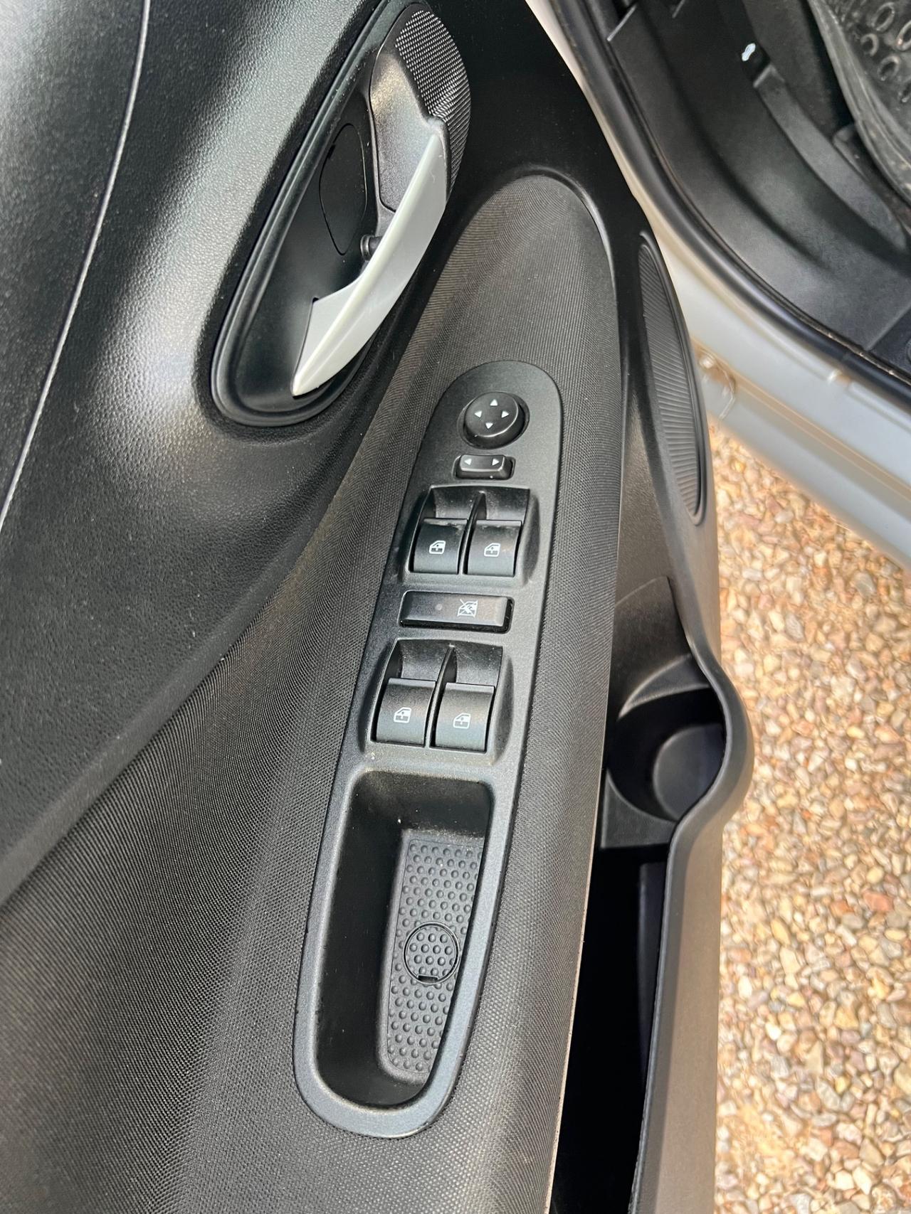 Fiat Punto 1.3 MJT II 75 CV 5 porte Street