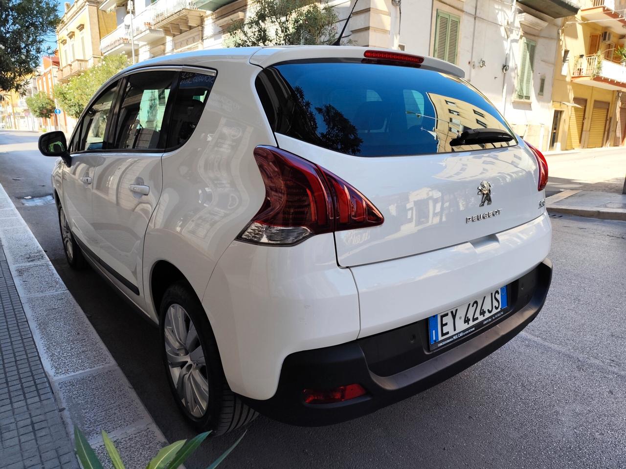 Peugeot 3008 1.6 HDi 115CV NAVI PERFETTA
