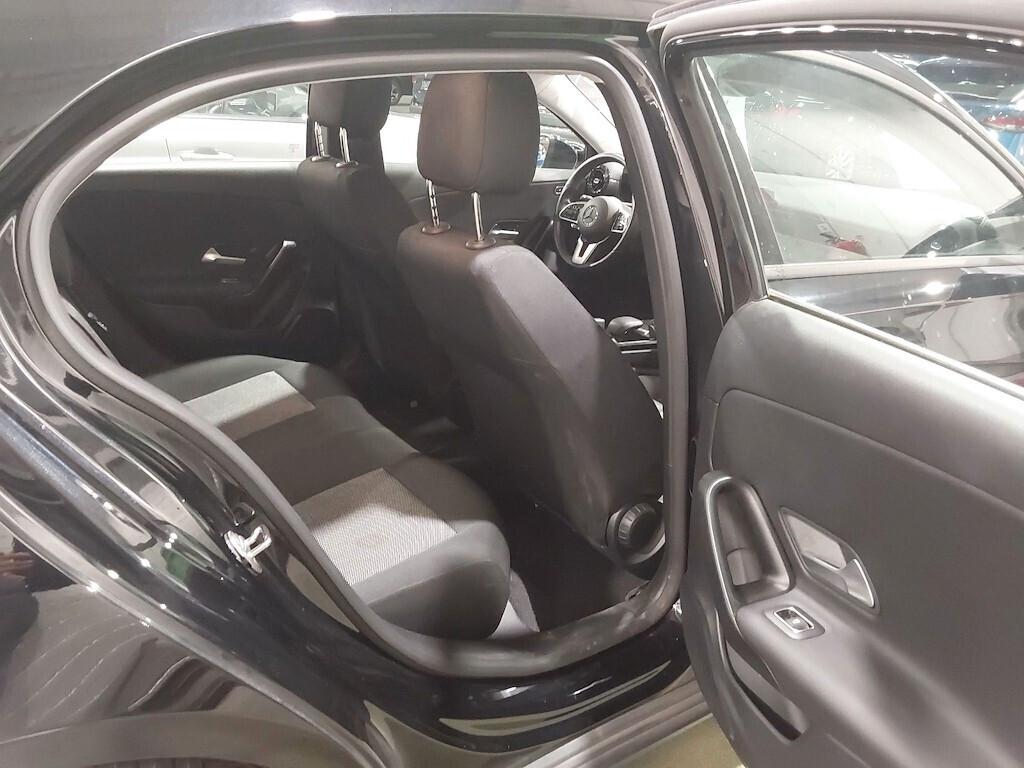 MERCEDES-BENZ A 180D 116CV AUTOMATIC BUSINESS SOLUTION ( NAVI PREMIUM - CRUISE - PARK ASSISTANT ) CC. 1.950