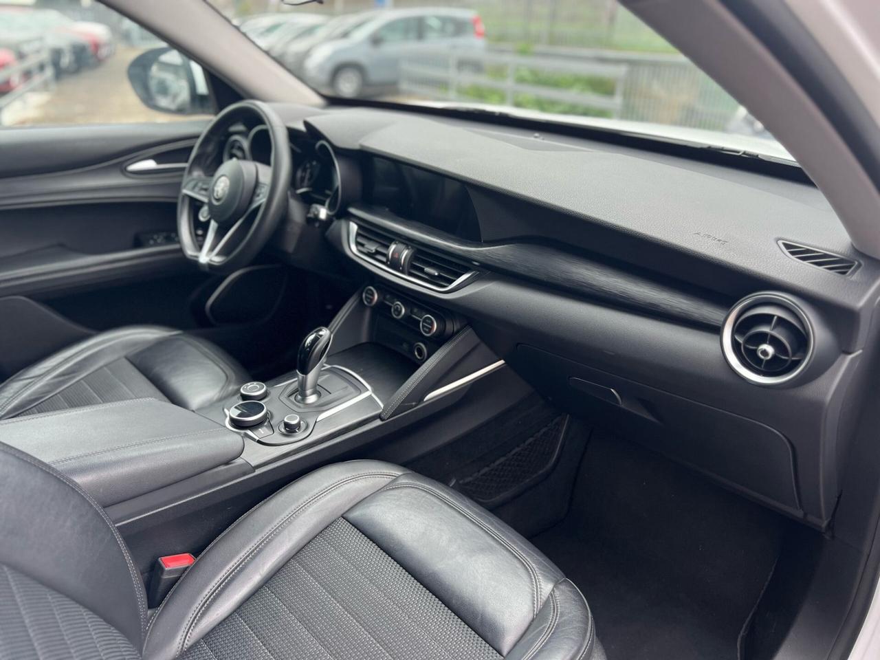 Alfa Romeo Stelvio 2.2 Turbodiesel 160 CV AT8 RWD Business