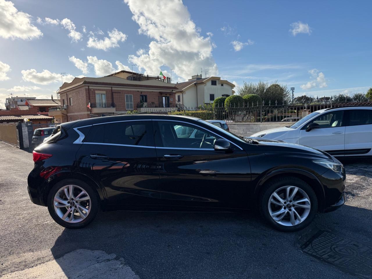 Infiniti Q30 1.5d Business 109cv