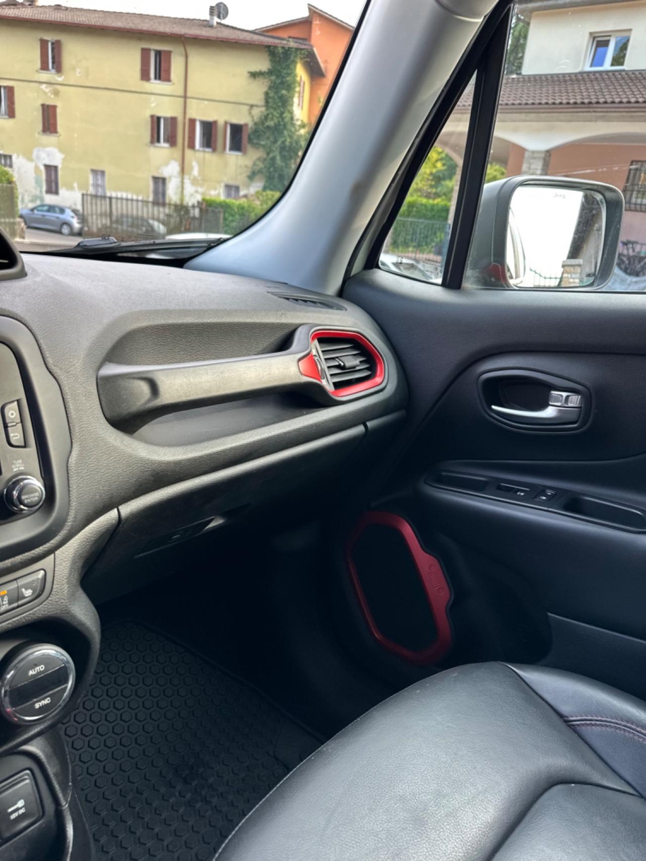 Jeep RENEGADE 2.0 MJT 4WD TRAILHAWK EU6B KMCERT