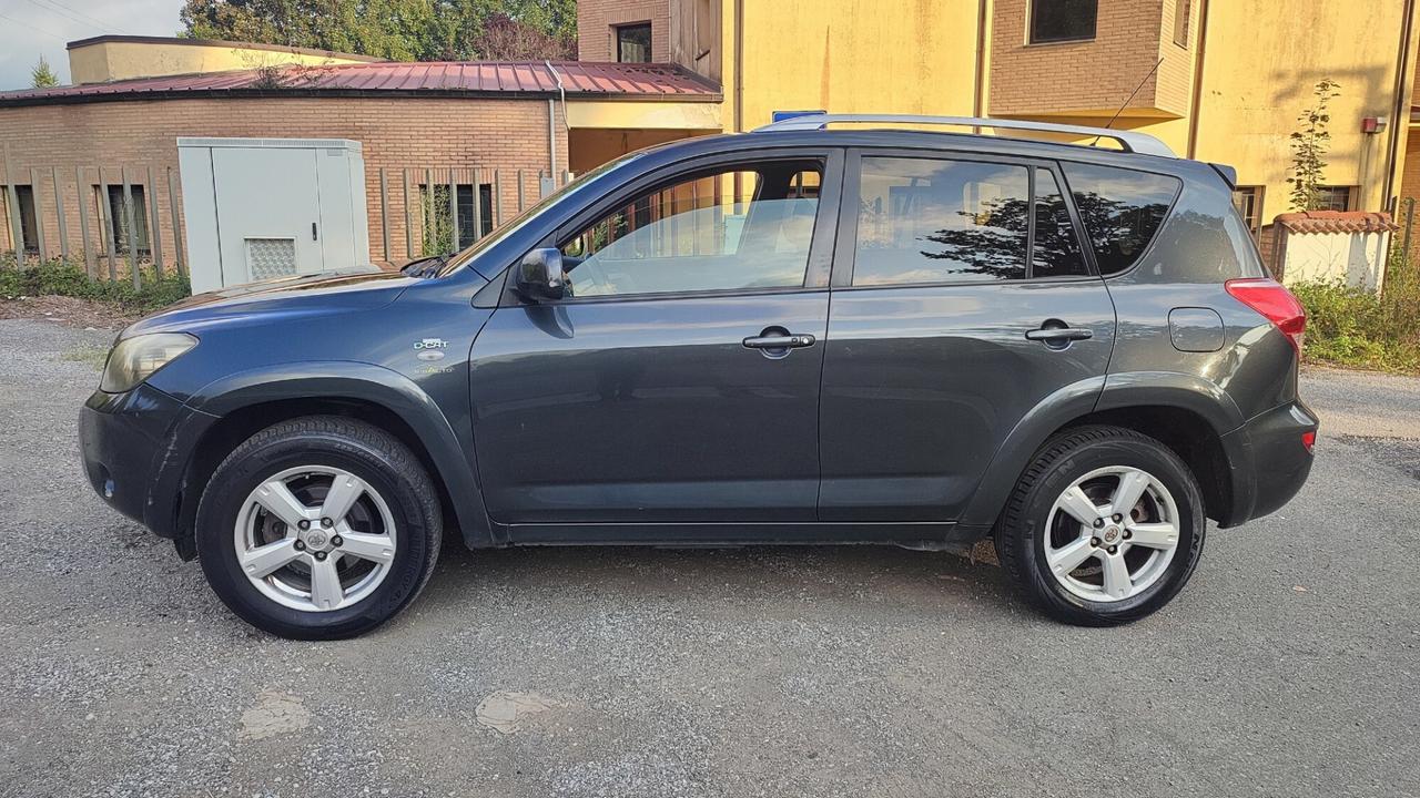 TOYOTA RAV4 2.2 D-4D 177CV LUXURY