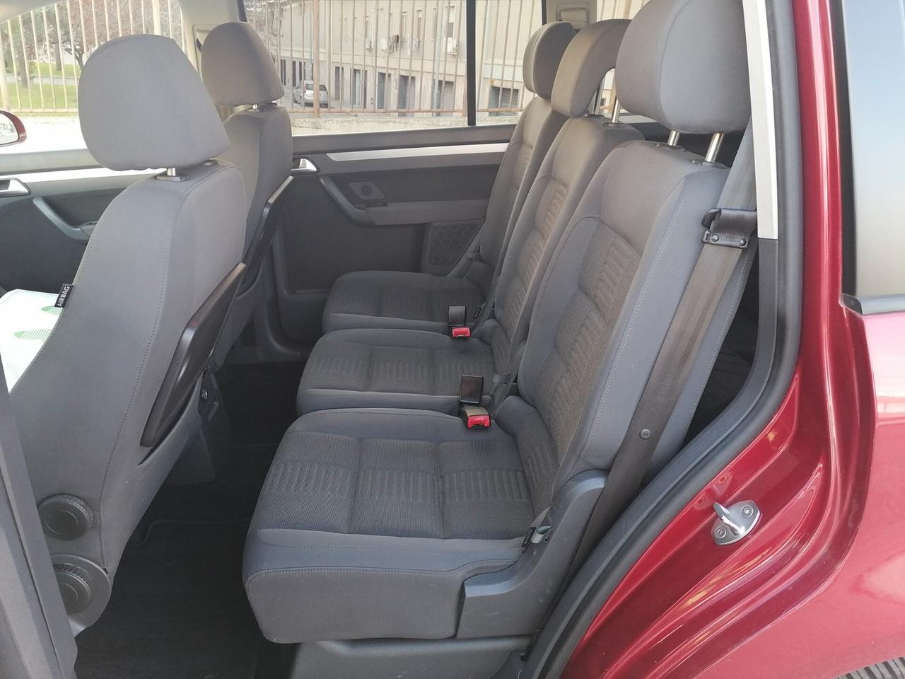 Volkswagen Touran 2.0 TDI HIGHLINE 7 POSTI 2009