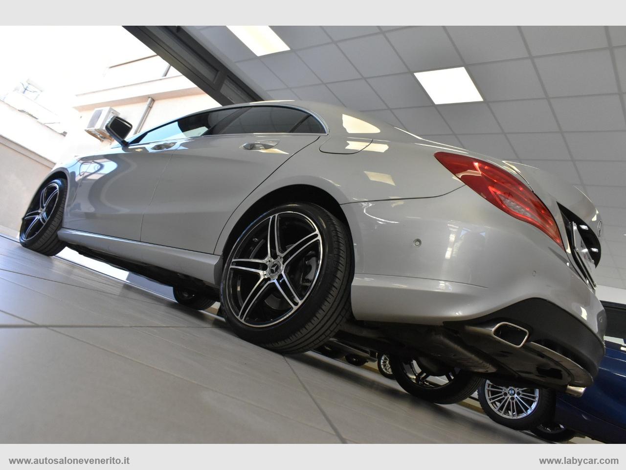 MERCEDES-BENZ CLA 200 d Automatic Premium Dark Night