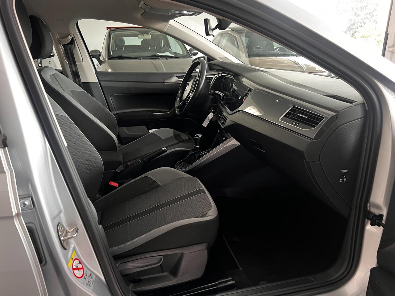 Volkswagen Polo 1.0 TSI 5p. R-LINE NEOPATENTATI