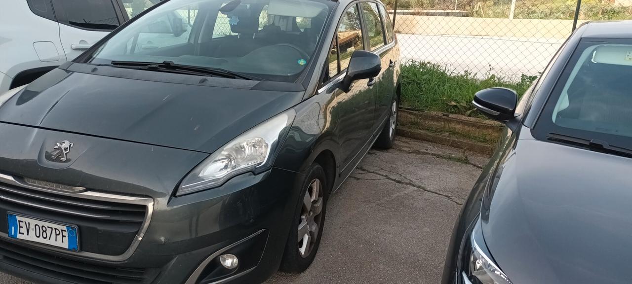 Peugeot 5008 1.6 HDi 115CV Business