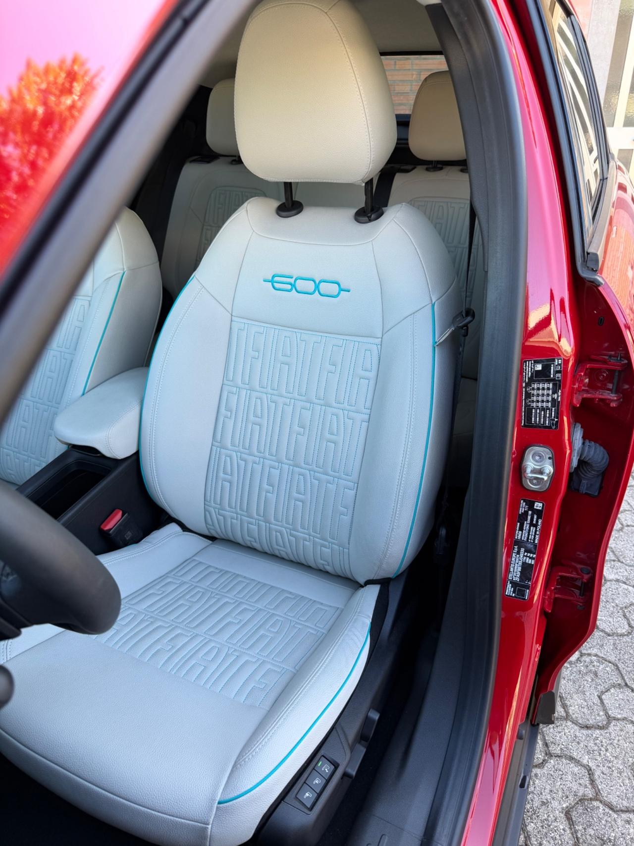 Fiat 600 Hybrid 100 CV DCT MHEV La Prima