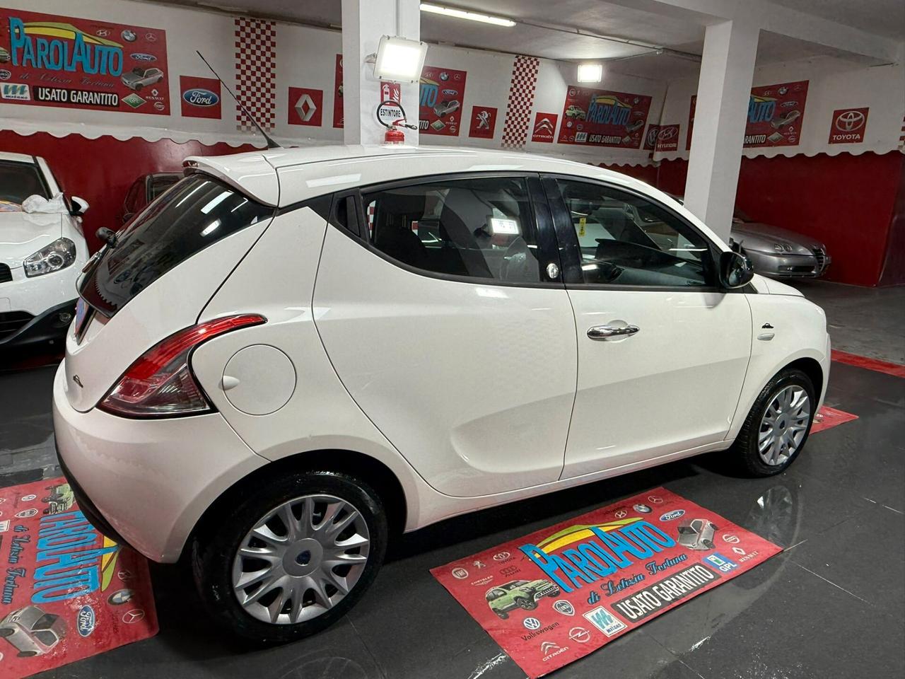 Lancia Ypsilon 1.2 69cv GPL Ecochic - 2012