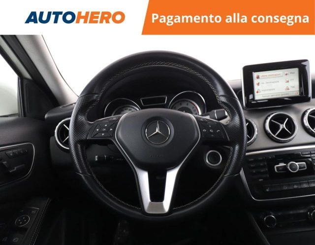 MERCEDES-BENZ GLA 200 Sport