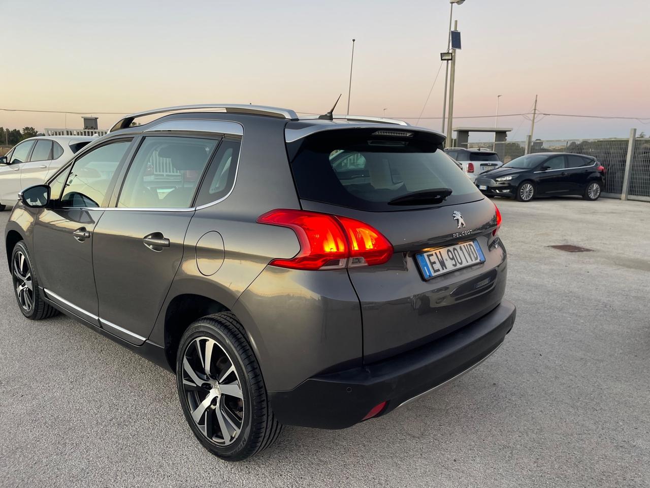 PEUGEOT 2008 1.6 HDI FULL LED ALLURE PARI AL NUOVO