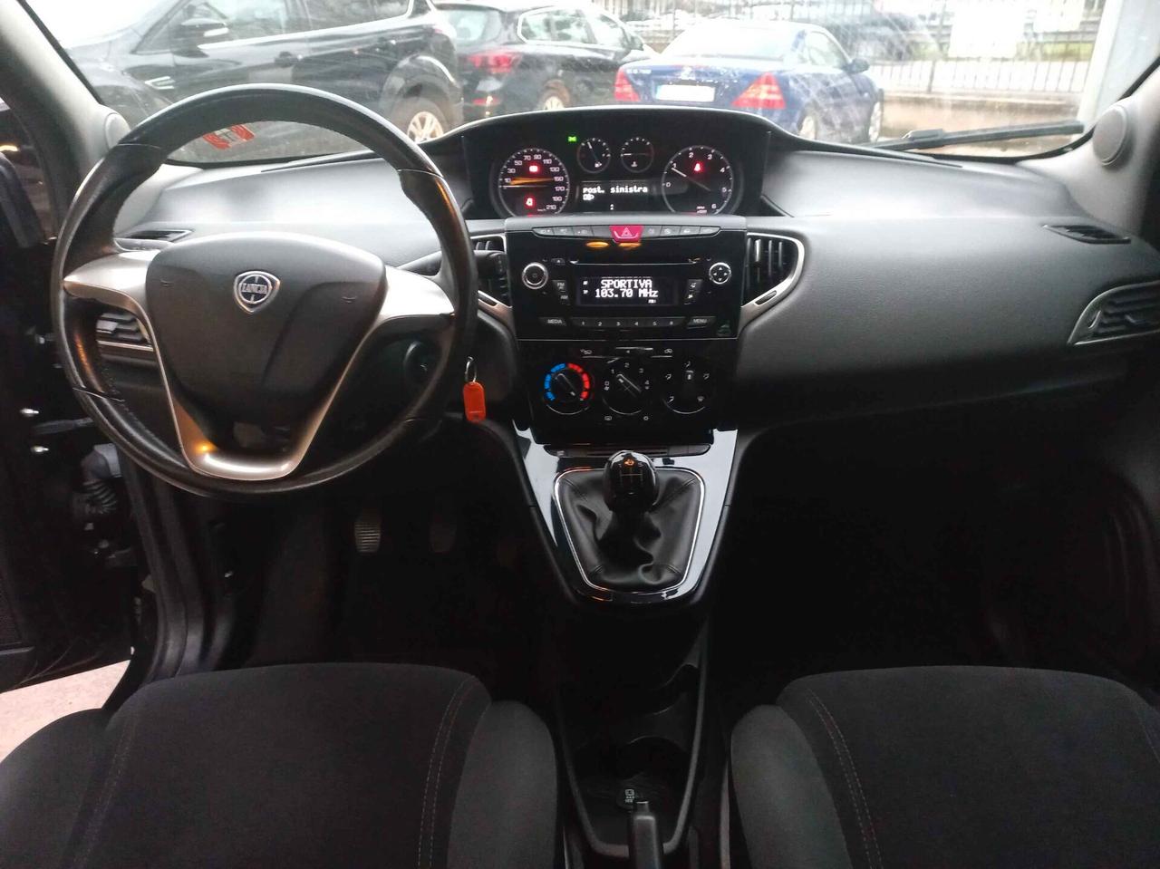 Lancia Ypsilon 1.3 MJT 16V 95 CV 5 porte S&S Silver