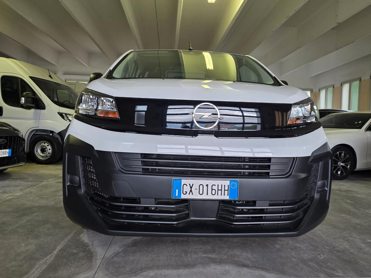 Opel Vivaro 1.5 Diesel 120CV passo lungo xl L3 H1 3000km uniprop