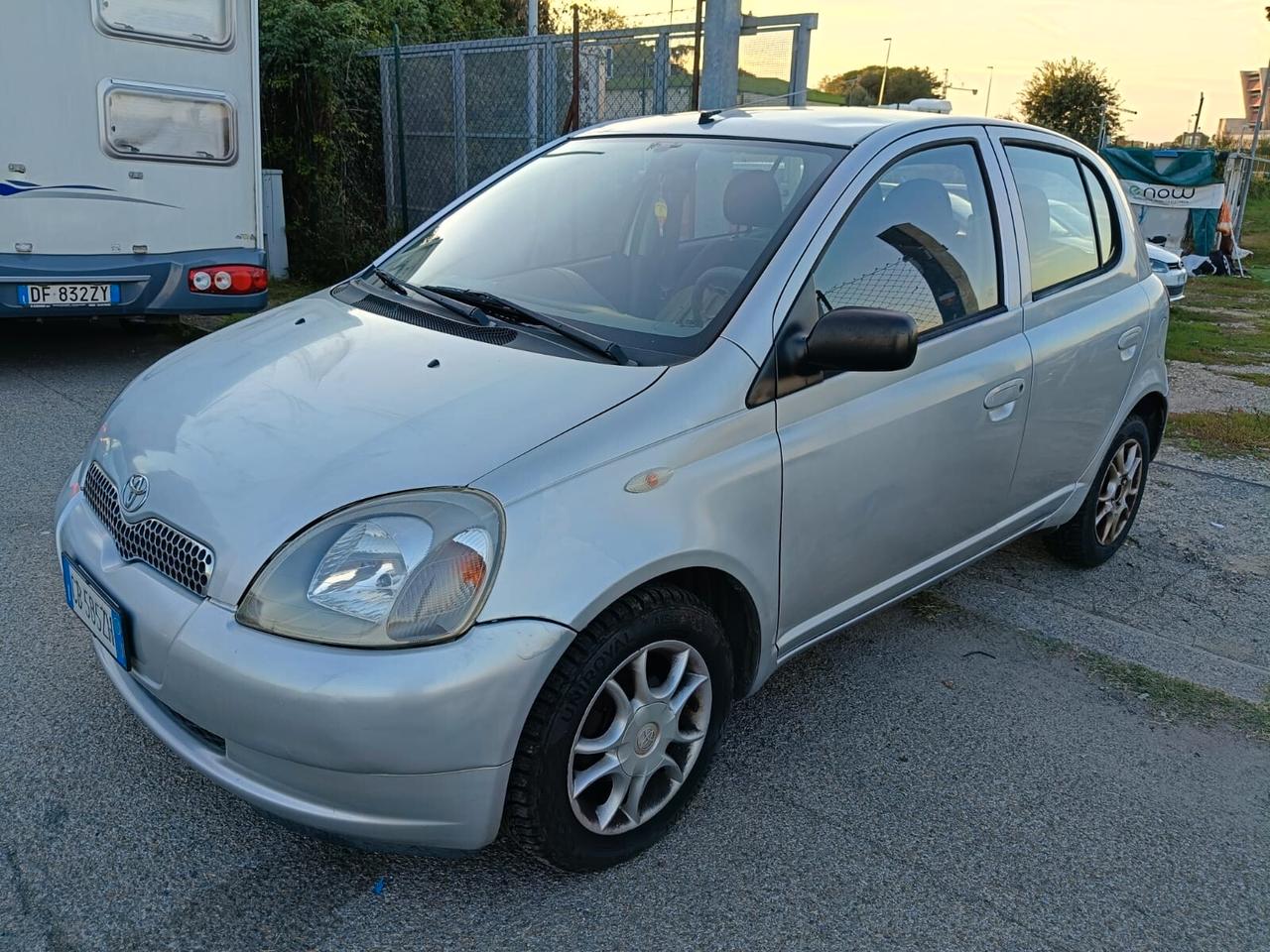 Toyota Yaris 1.0 benzina