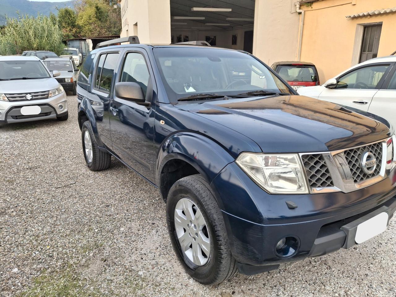 Nissan Pathfinder 2.5 dCi LE