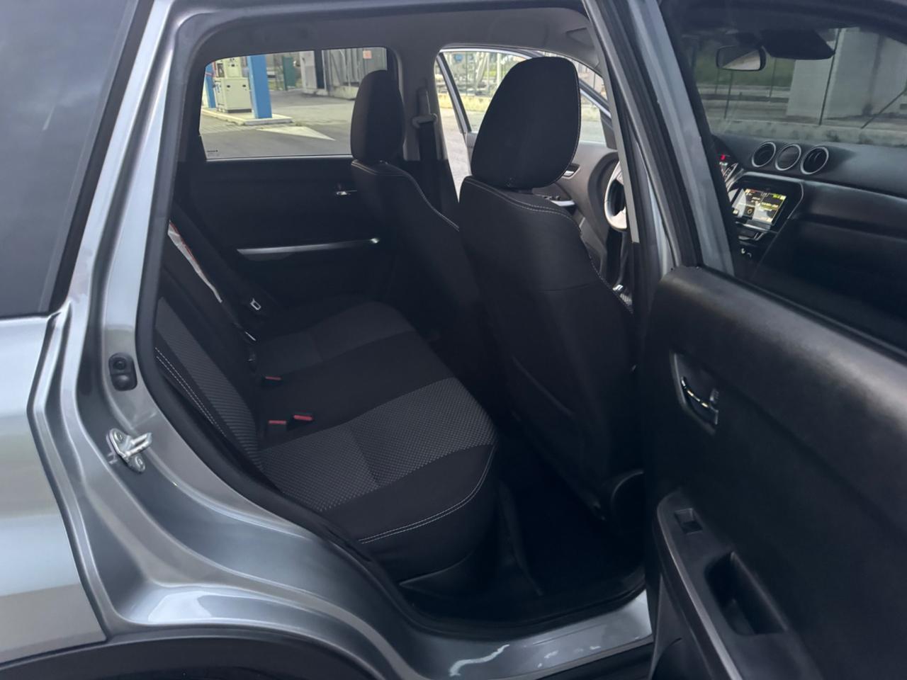 Suzuki Vitara 1.4 Hybrid Top