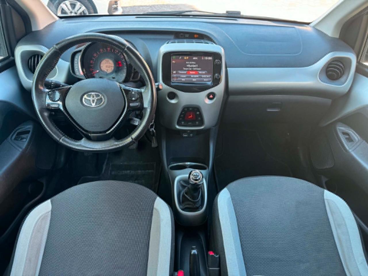 Toyota Aygo 1.0 VVT-i 69 CV 5 porte x-cool