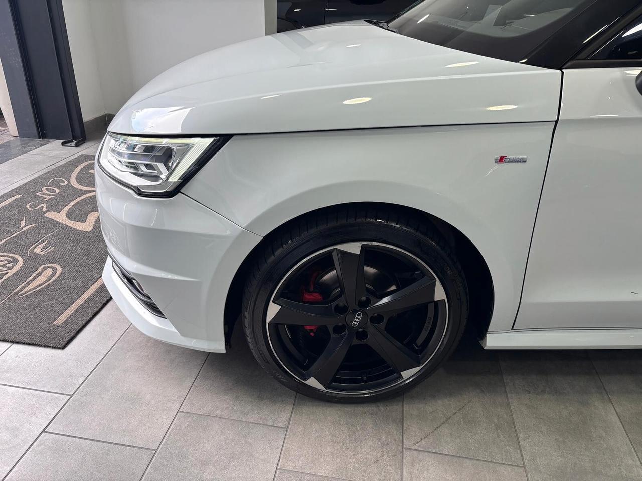 AUDI A1 SPORTBACK 1.4 TDI S-TRONIC S-LINE