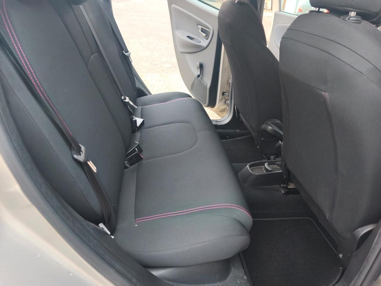 Lancia Ypsilon 2014---1.2 Benzina Neopatentati