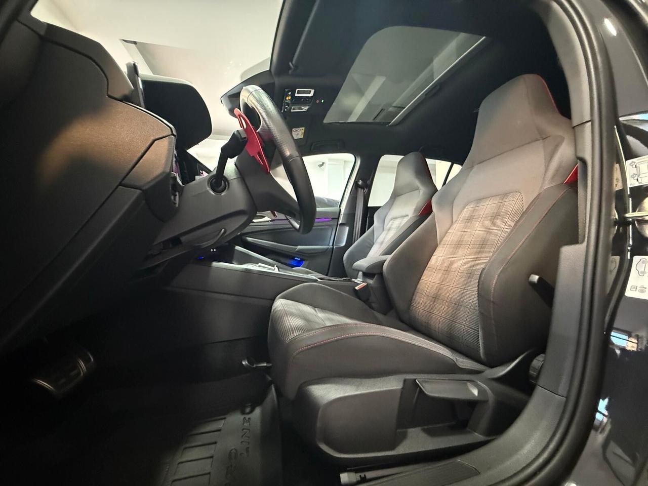 Volkswagen Golf GTI 2.0 TSI DSG