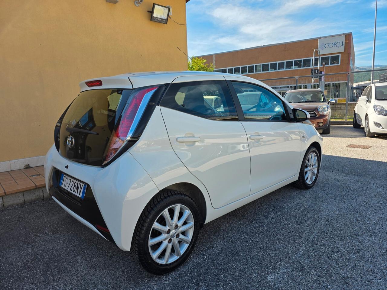 Toyota Aygo 1.0 VVT-i 69 CV 5 porte x-Play