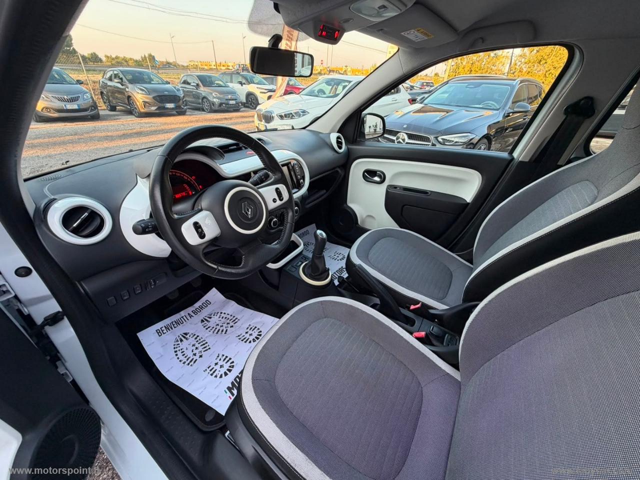 RENAULT Twingo SCe Lovely