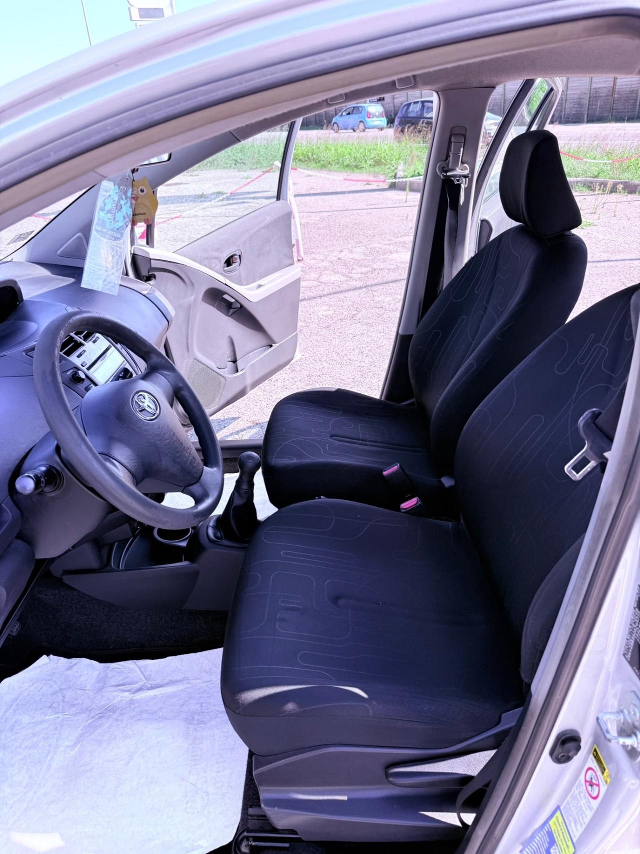 Toyota Yaris 1.0 5 porte Ok neopatentati