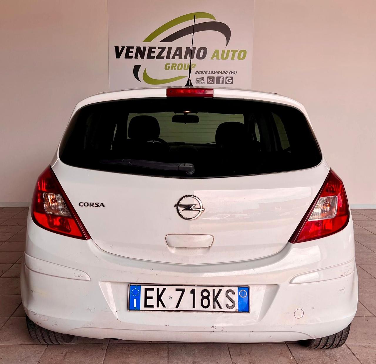 Opel Corsa 1.2 5 porte Club