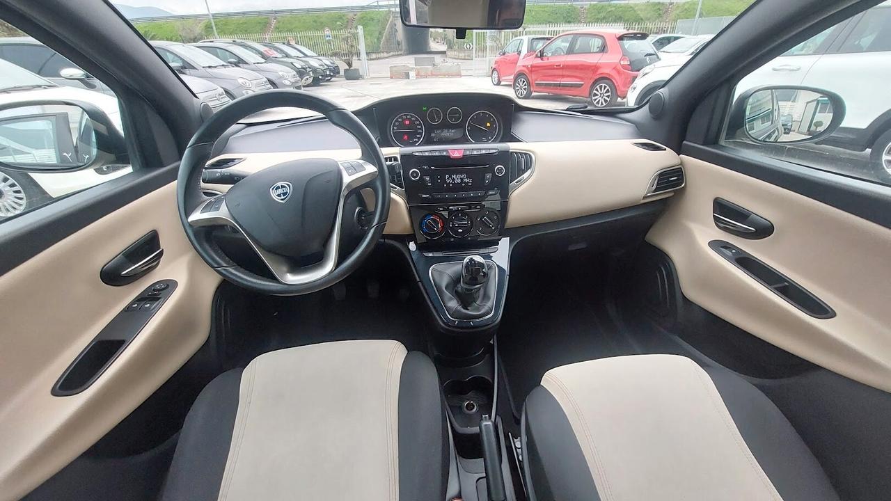 Lancia Ypsilon 1.2 69 CV 5 porte 2013