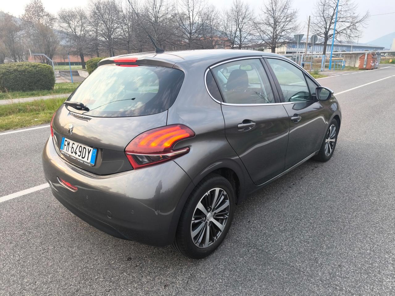 PEUGEOT 208 1,6 BLUE HDI- ALLURE-OK NEOPATENTATI- EURO 6