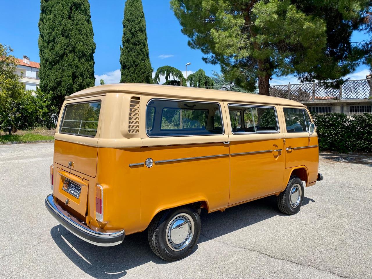 Volkswagen T2 VOLKSWAGEN T2 Bus 9 POSTI LUSSO