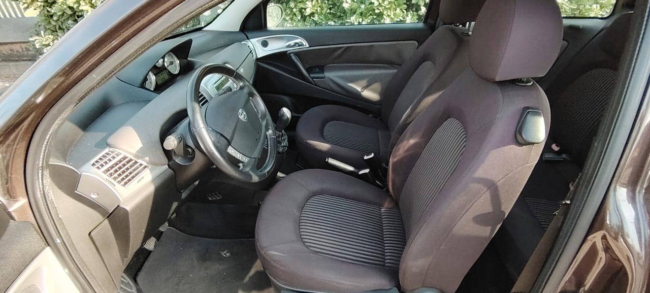 Lancia Ypsilon 1.3 MJT