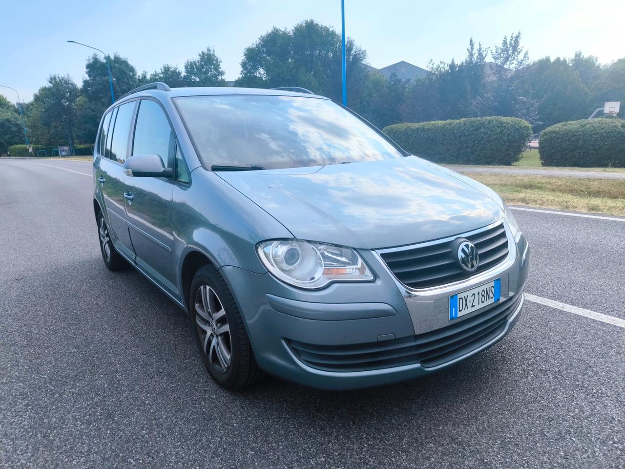 VOLKWAGEN TOURAN 1,9 TDI- 7 POSTI -OK NEOPATENTATI-KM 130000