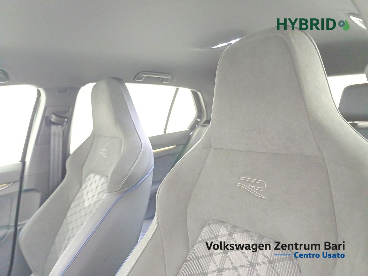 Volkswagen Golf 1.5 etsi r-line 150cv dsg