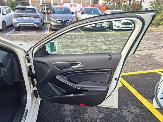 MERCEDES-BENZ A 180 Sport