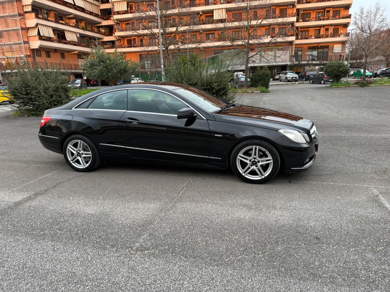 Mercedes-benz E 220 E 220 CDI Coupé BlueEFFICIENCY Executive