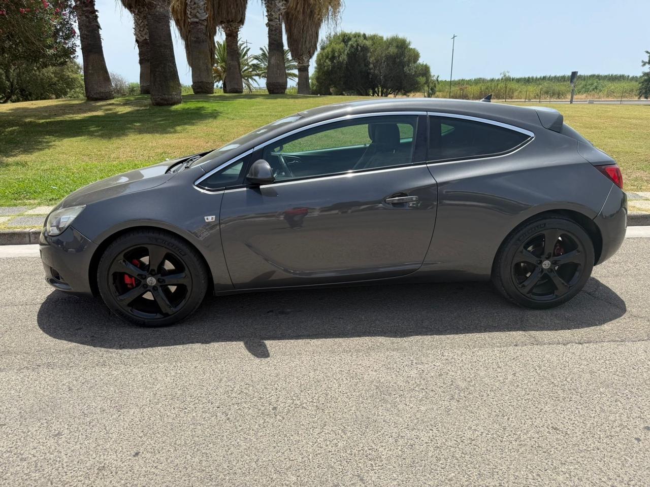Opel Astra 2.0 CDTI 165CV - Navi-Cerchi 19