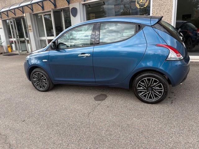 Lancia Ypsilon 1.0 FireFly 5 porte S&S Hybrid Gold Plus