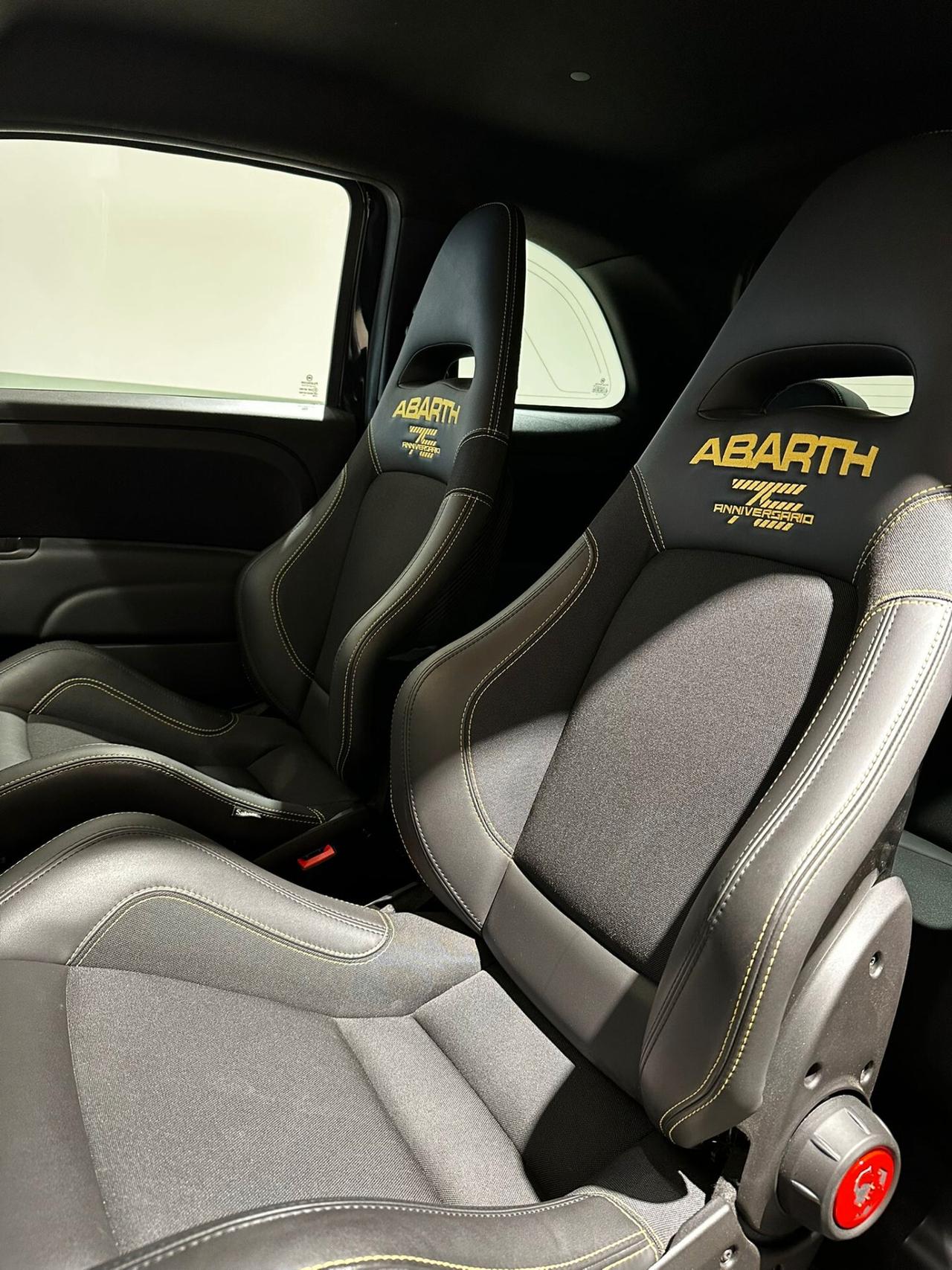 Abarth 695 75 anniversario