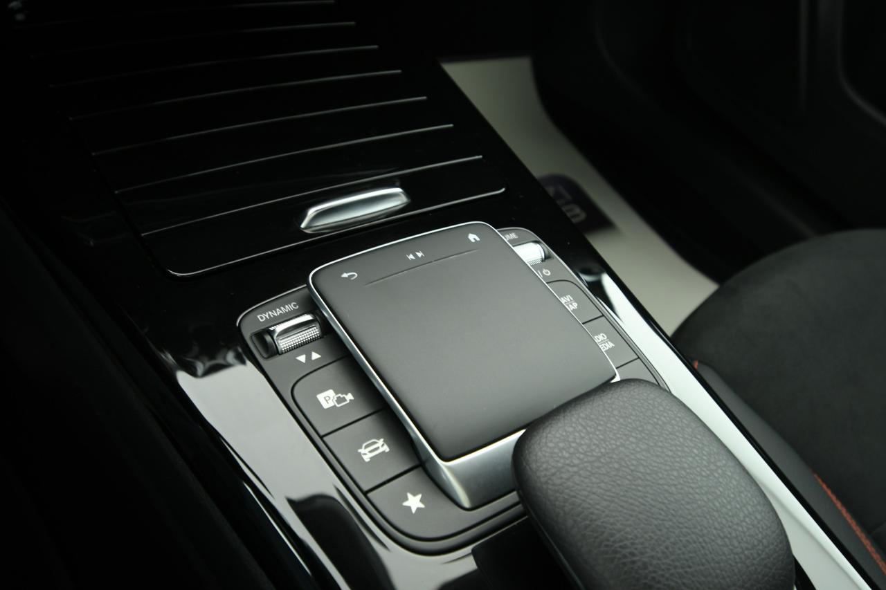 Mercedes-Benz A 250 e phev (eq-power) Premium auto CAMERA+APP CONNECT+C18"
