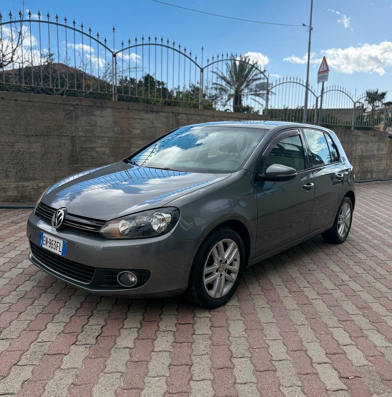 Volkswagen Golf VI 1.6 TDI 105cv (77kw) Sport
