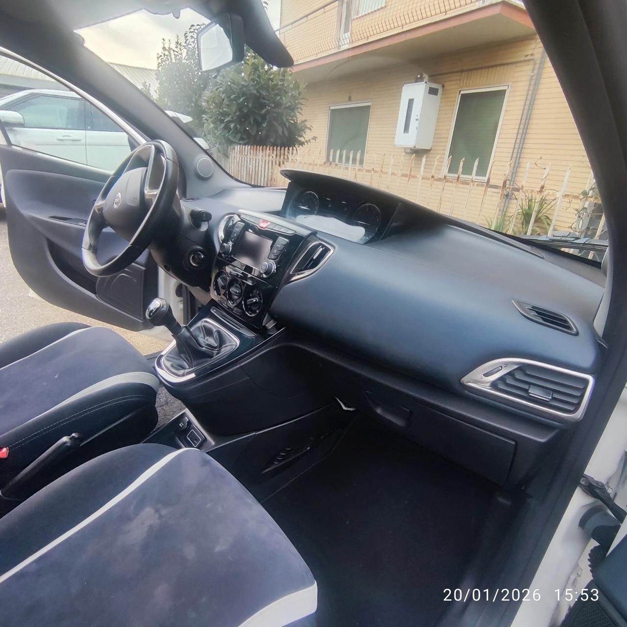 Lancia Ypsilon 1.3 MJT 16V 95 CV 5 porte S&S Platinum euro 6