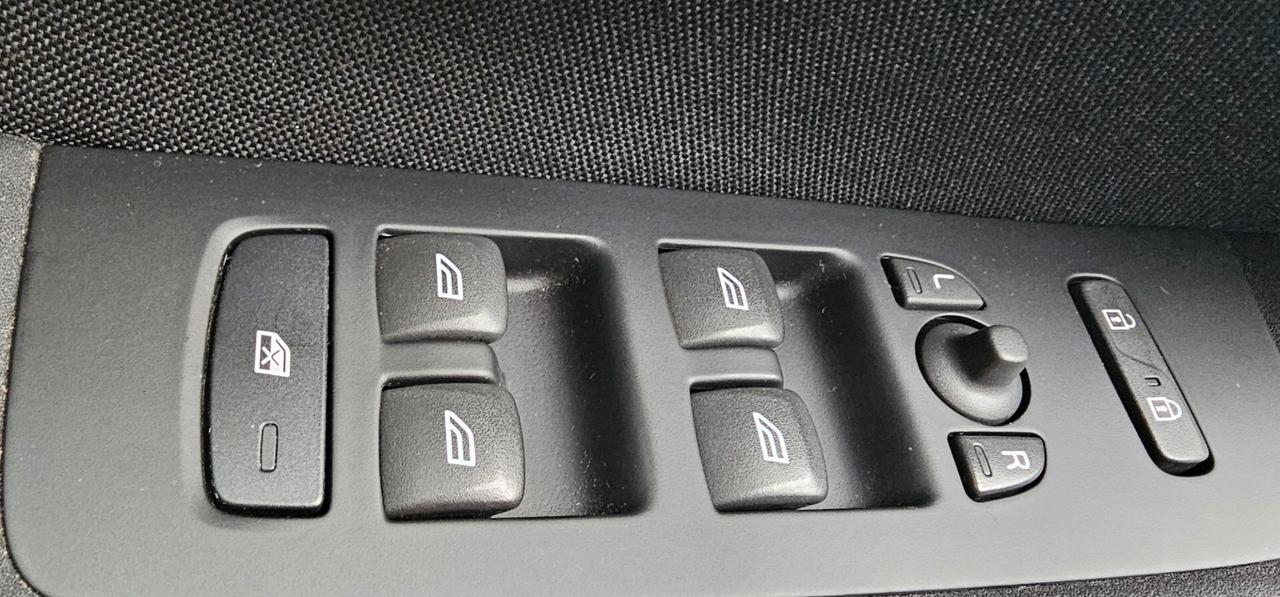 Volvo V40 Cross Country Solo 30.000 km