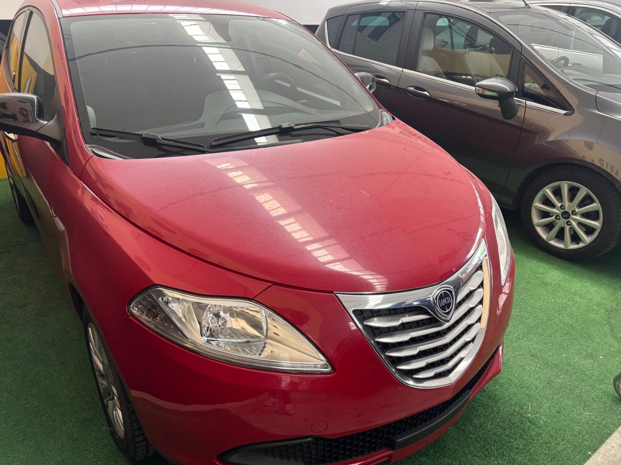 Lancia Ypsilon 1.2 69 CV 5 porte Gold