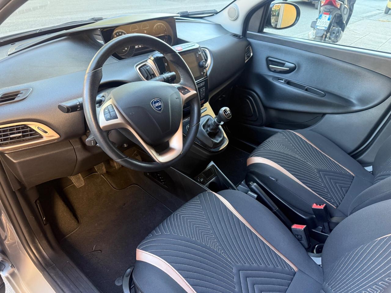 Lancia Ypsilon 2021 - 1.0 69cv S&S Hybrid Ecochic UnYca