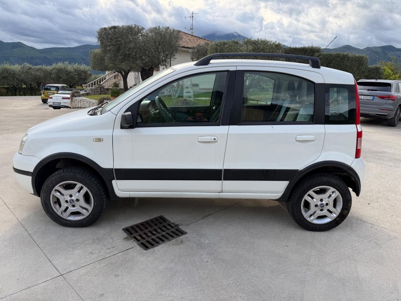Fiat Panda 4x4 TASTO ELD GANCIO TRAINO -- 119000 km