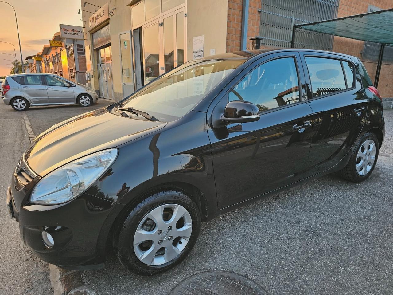 Hyundai i20 1.2 75cv Comfort*Clima*Cerchi*Navi*Neopatentati