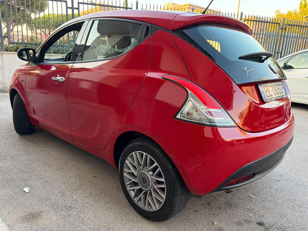 Lancia Ypsilon 1.2 69 CV 5 porte S&S Platinum