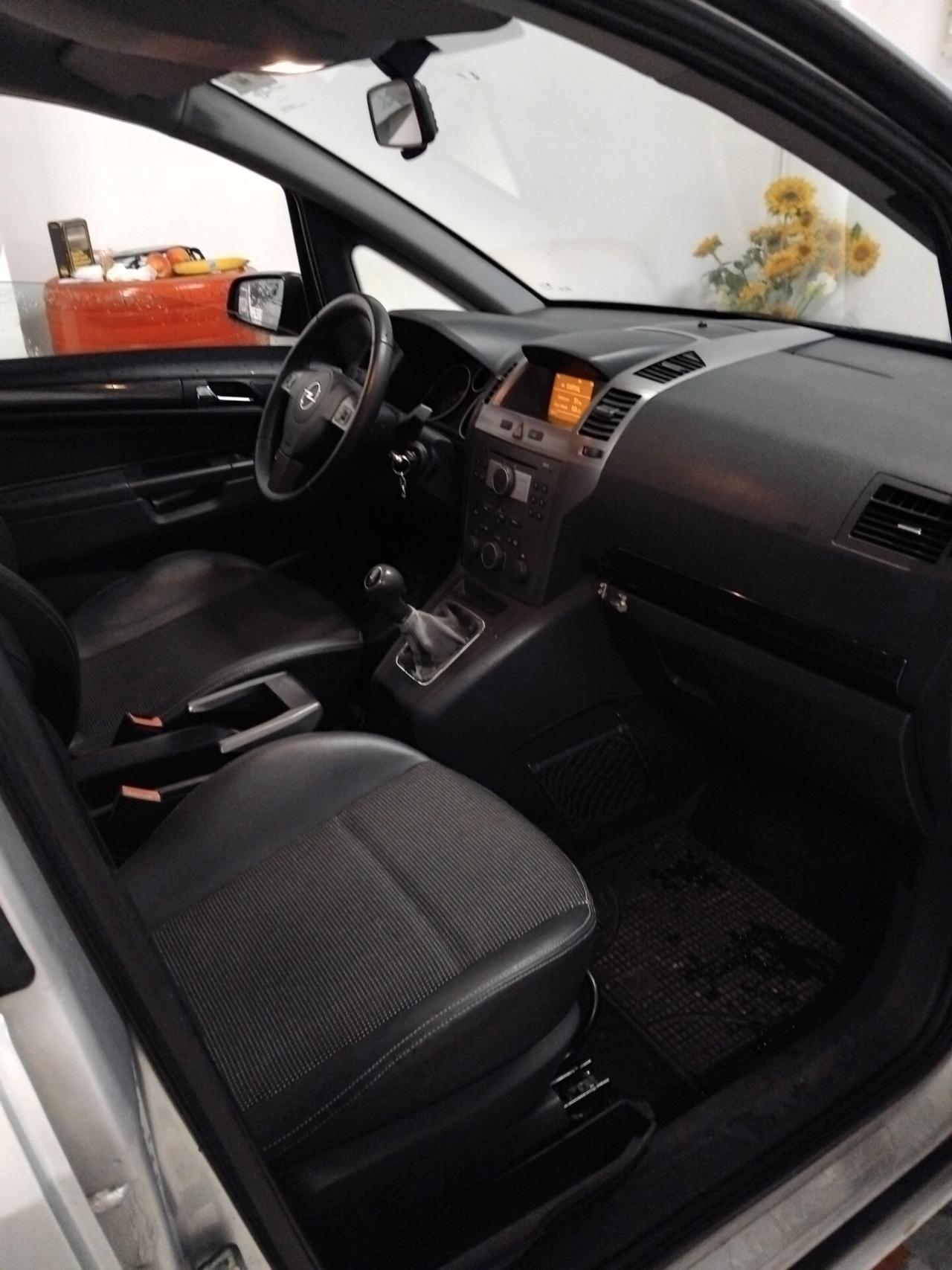 Opel Zafira 1.6 16V Twinport Cosmo