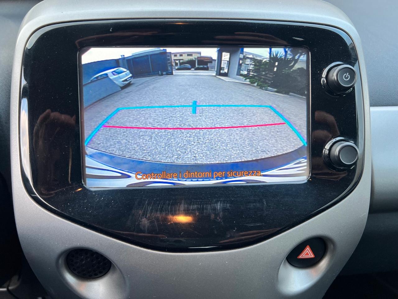 Toyota Aygo 5pt 1.0 Benz. 70cv x-pure CAMERA/TEL/CLIMA PERF.